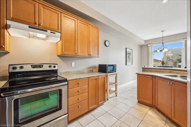 Additional image 38 of 519 Commonwealth Cres