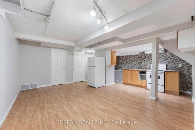 Additional image 32 of 82 Worthington Ave