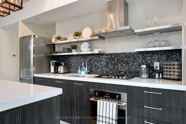 Additional image 8 of 560 King St Unit 305
