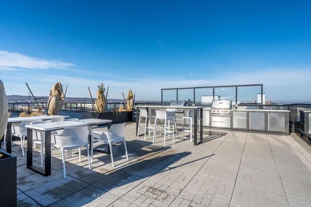 Additional image 39 of 600 North Service Rd Unit 613