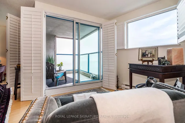 Additional image 13 of 99 Harbour Sq Unit 1812