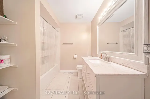 Additional image 37 of 38 Intrigue Tr