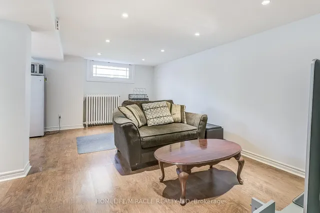 Additional image 29 of 133 Queens Dr