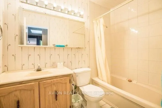 Additional image 18 of 215 Dunview Ave