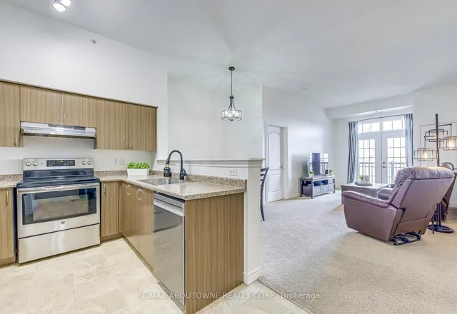 Additional image 10 of 1470 Main St Unit 411