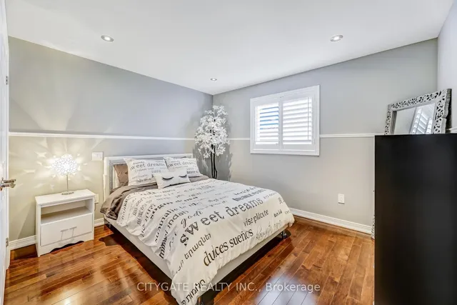 Additional image 27 of 24 Simpson Ave