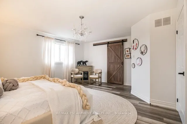 Additional image 27 of 135 ARROWHEAD Dr