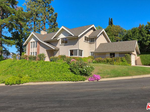 3592 Alana Dr, Sherman Oaks, CA 91403