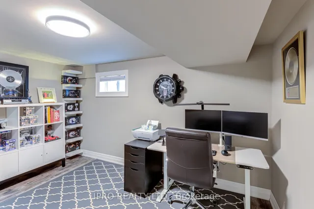 Additional image 30 of 43 Sherwood Cres