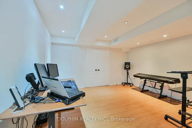 Additional image 35 of 907 Tambourine Terr