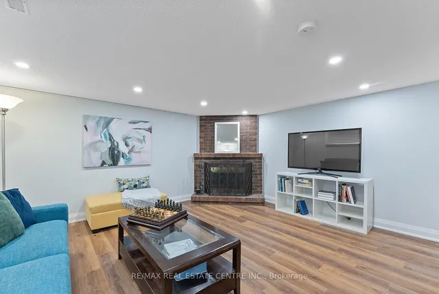 Additional image 36 of 82 Simmons Blvd