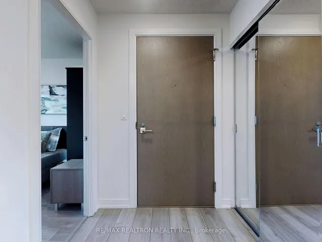 Additional image 33 of 225 Village Green Sq Unit 803