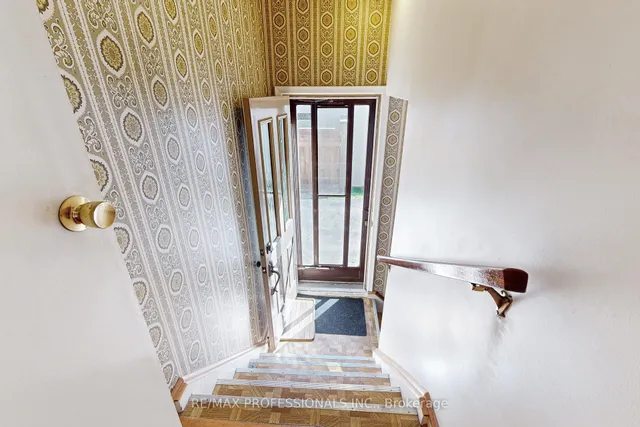 Additional image 27 of 26 Crane Ave