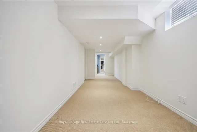 Additional image 36 of 4737 Deforest Cres