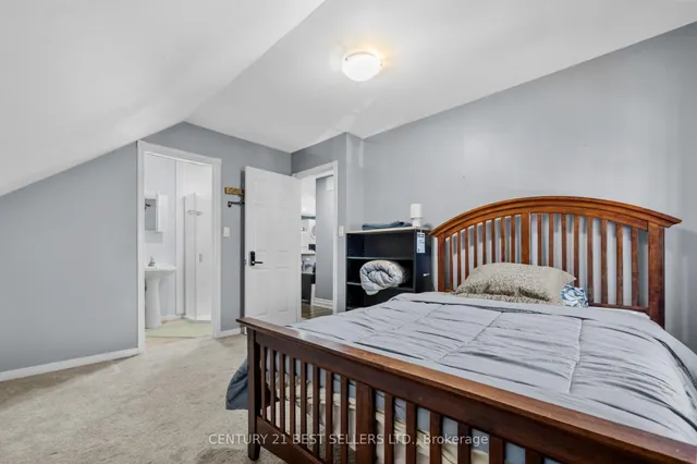 Additional image 29 of 933 Highway 6 N/A