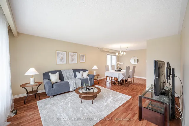 Additional image 3 of 523 Silver Creek Blvd