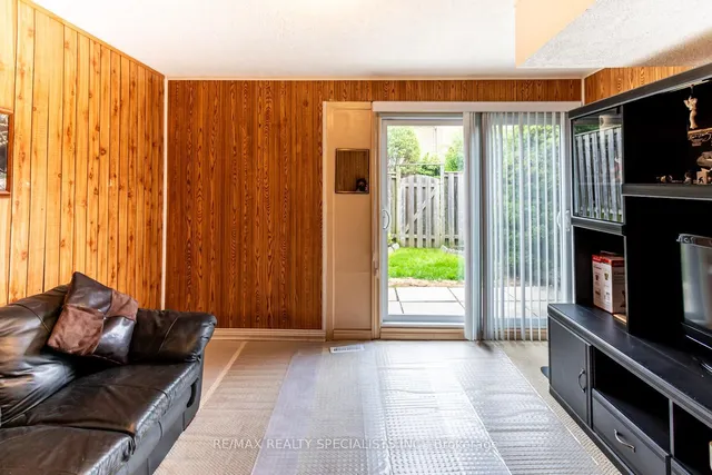 Additional image 6 of 405 Hyacinthe Blvd Unit 83