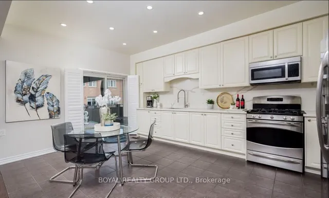 Additional image 12 of 118 Footbridge Cres