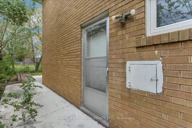 Additional image 30 of 43 Hoover Cres