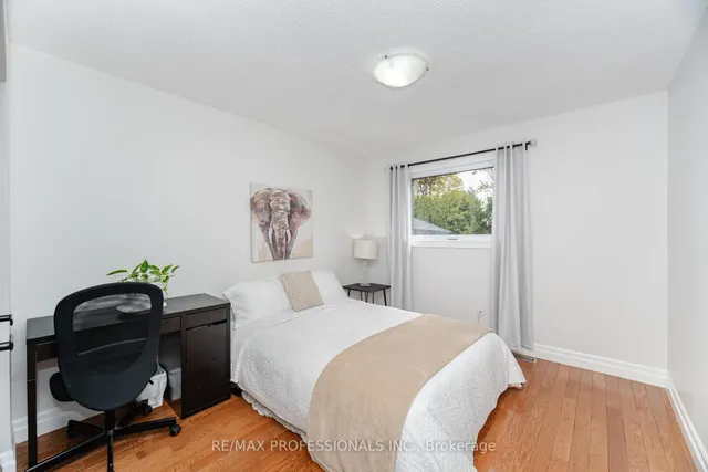 Additional image 18 of 52 Lorraine Cres