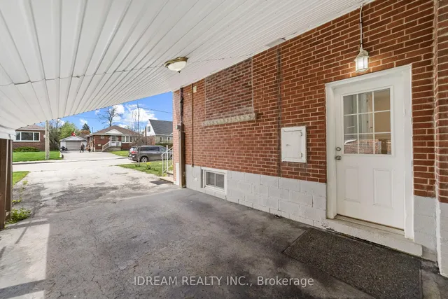 Additional image 36 of 33 Alderney Ave