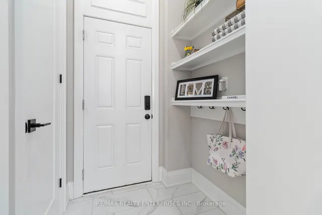 Additional image 19 of 1437 Lakeport Cres