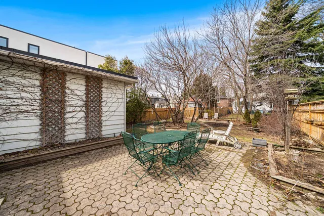 Additional image 3 of 16 Burnham Rd