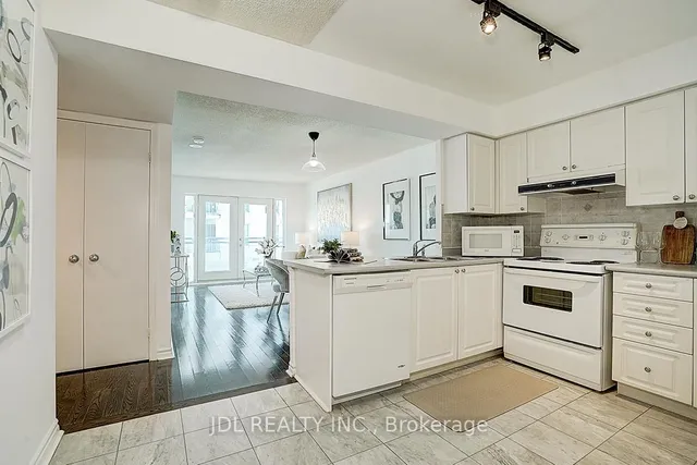 Additional image 3 of 600 Queens Quay Unit 711