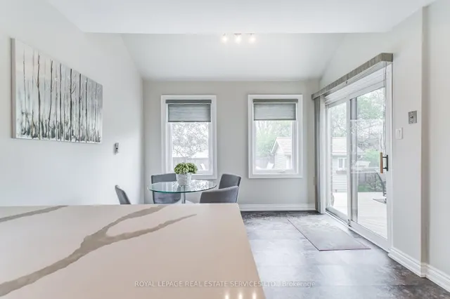 Additional image 10 of 1434 Queensbury Cres