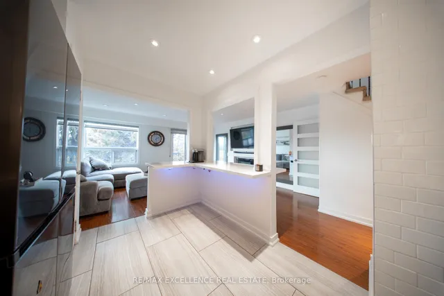 Additional image 7 of 35 Collins Cres Unit 34