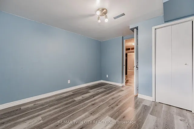 Additional image 35 of 136 St Jerome Cres