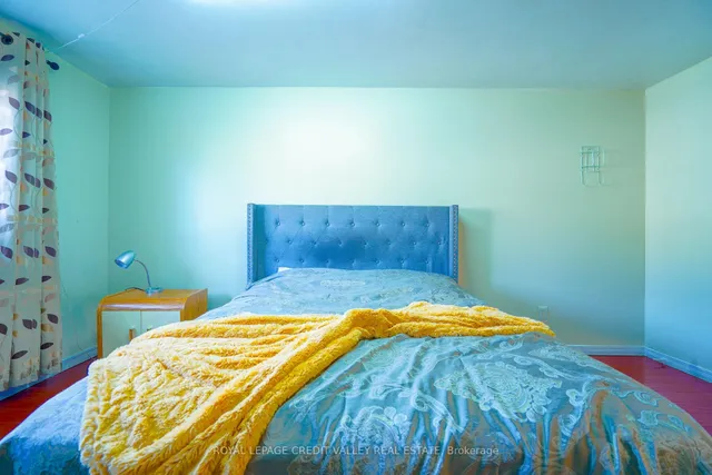 Additional image 27 of 8 Sandringham Crt