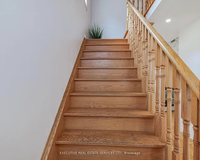 Additional image 17 of 10 Natronia Tr