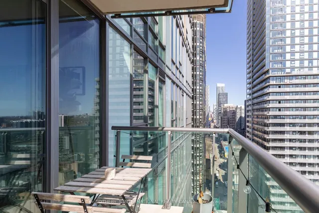 Additional image 20 of 33 Lombard St Unit 2207