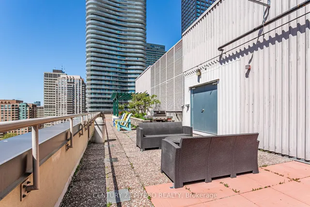 Additional image 26 of 555 Yonge St Unit 401