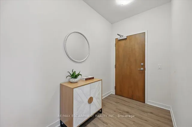 Additional image 6 of 340 PLAINS Rd Unit 102