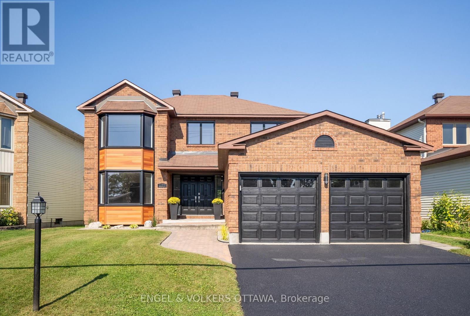 2177 LENESTER AVENUE|Ottawa, Ontario K2A4A9