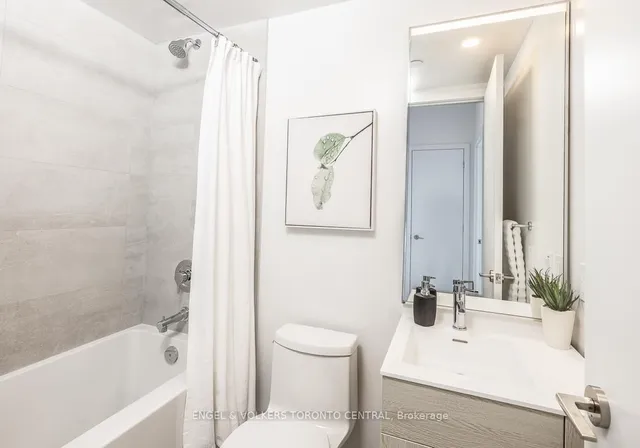 Additional image 13 of 28 Eastern Ave Unit 629