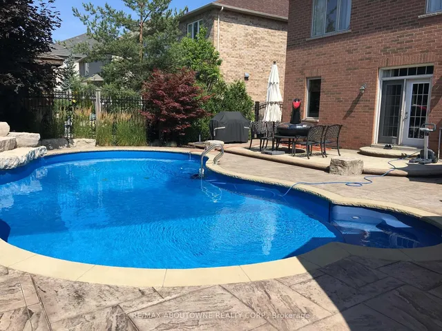 Additional image 32 of 1521 Craigleith Rd