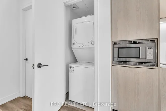 Additional image 18 of 1 Jarvis St Unit 828