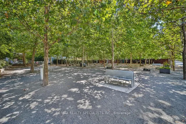 Additional image 50 of 159 WELLESLEY St Unit 404