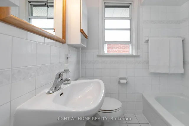 Additional image 21 of 22 Flintridge Rd