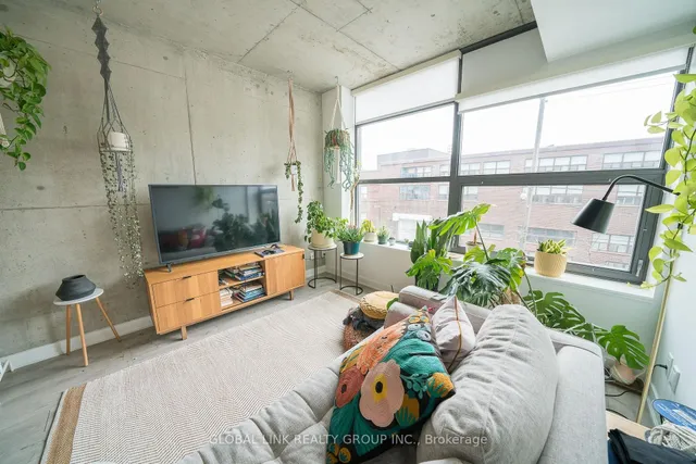 Additional image 8 of 319 Carlaw Ave Unit 306