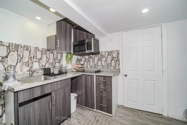 Additional image 46 of 55 Pennycross Cres