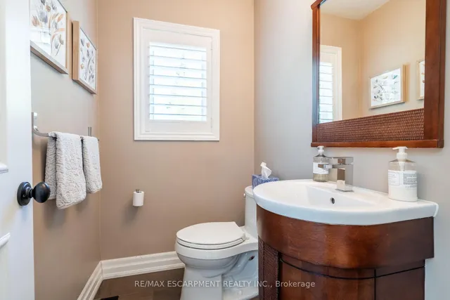 Additional image 10 of 388 Wilson Ave