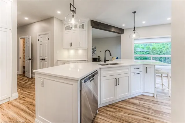 Additional image 20 of 513 Rush Meadow Cres