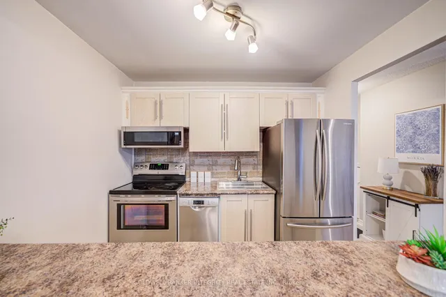 Additional image 17 of 1036 Falgarwood Dr Unit Suite 82