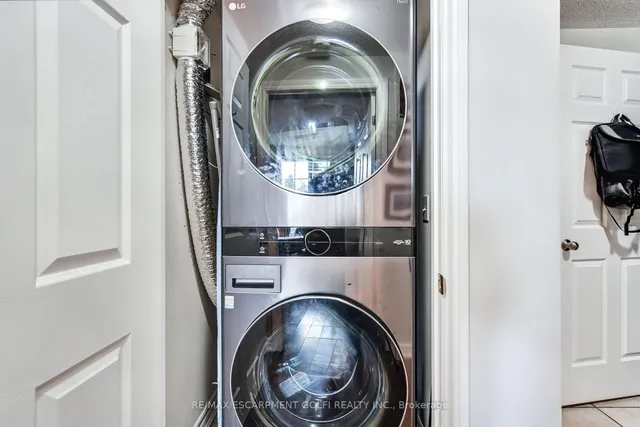 Additional image 9 of 47 Caroline St Unit 401