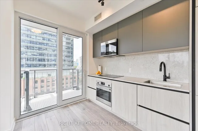 Additional image 5 of 108 Peter St Unit 825