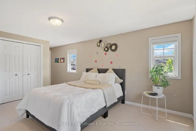 Additional image 23 of 3 Cannes St